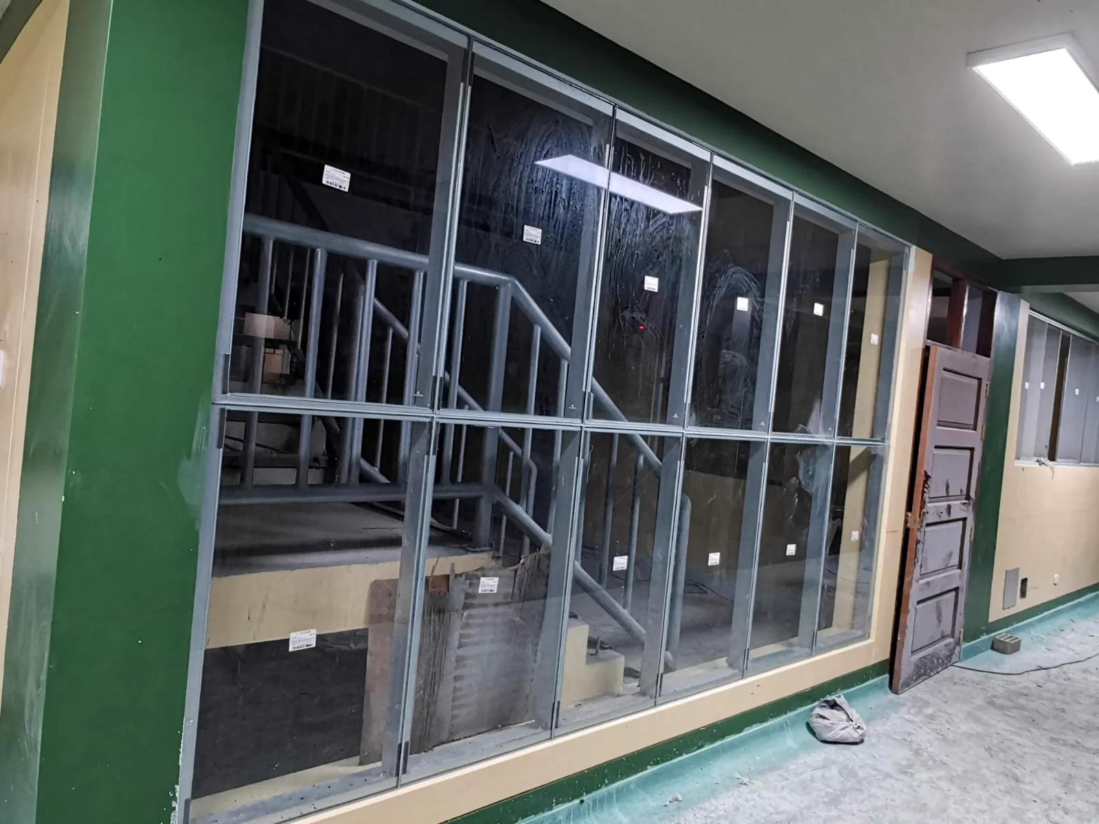 Ventanas y cerramientos de aluminio instalados por Vidrio Aluminios del Sur